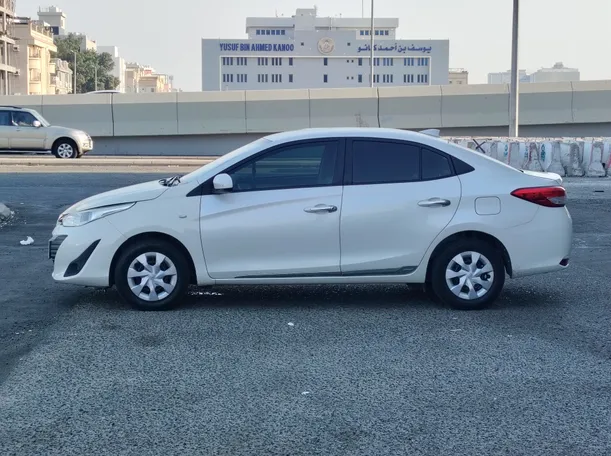 Car image 8