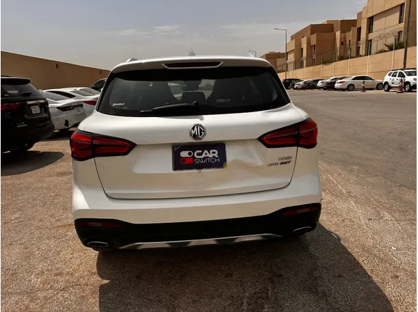Car image 6