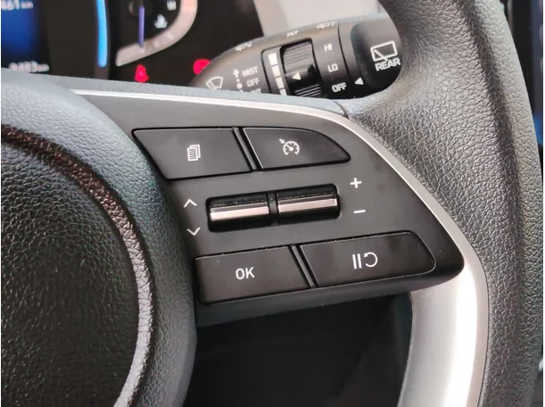 Car image 33