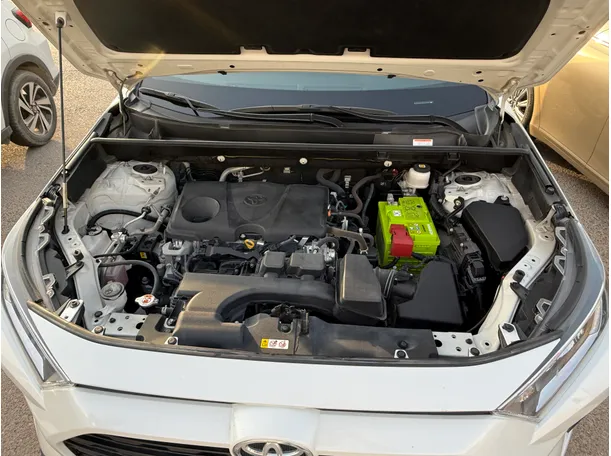 Car image 11