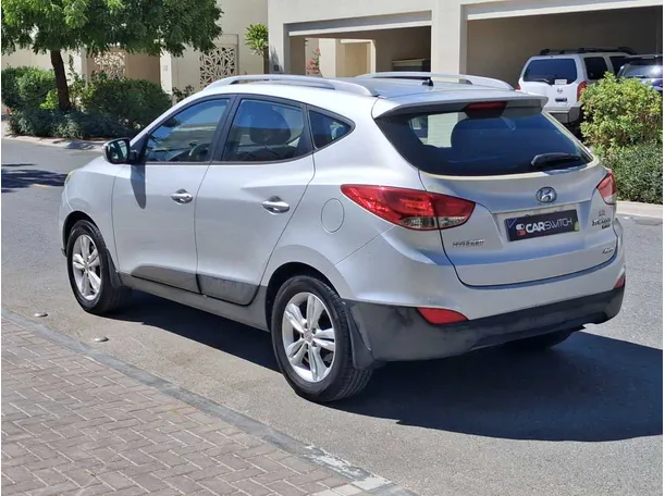 Car image 5
