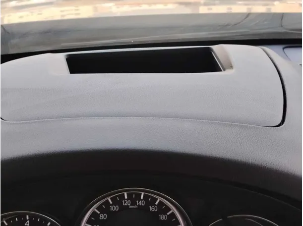 Car image 31