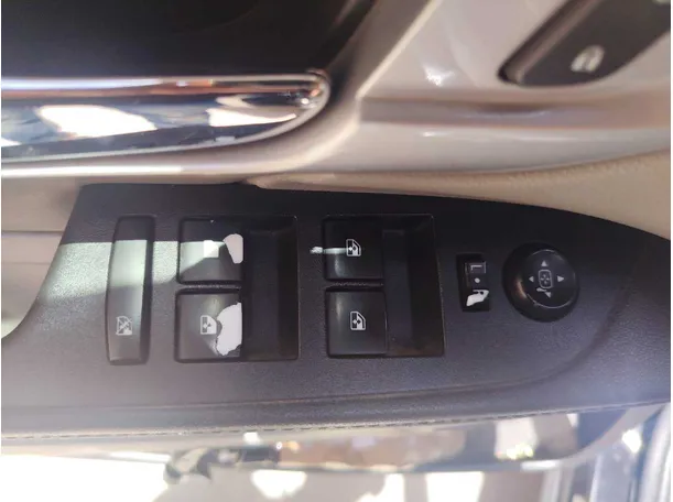 Car image 27