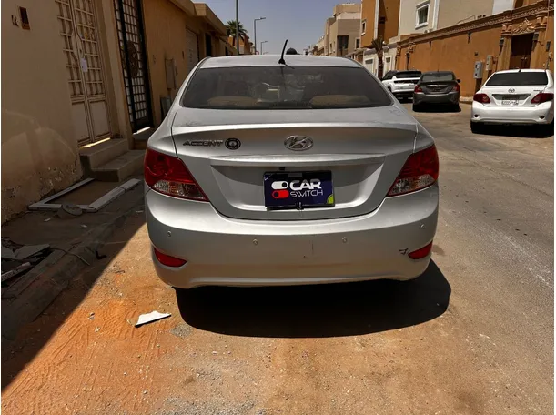 Car image 6