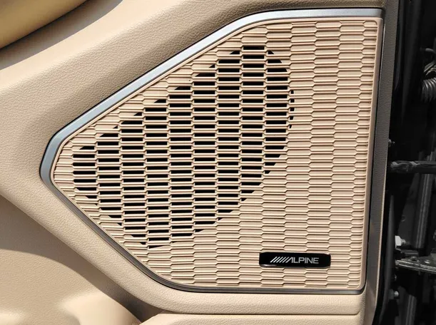 Car image 36