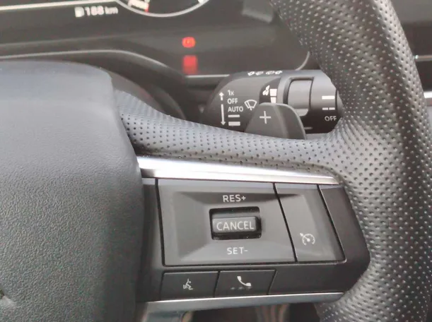 Car image 25