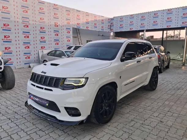 2015 Jeep Grand Cherokee in Sharjah