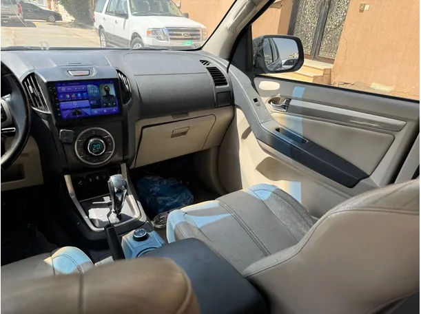 Car image 17