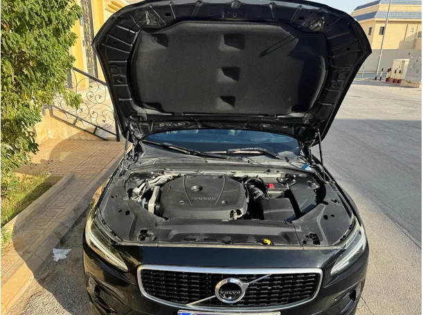 Car image 30