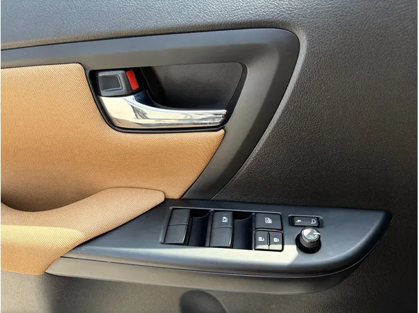 Car image 26