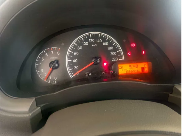 Car image 14