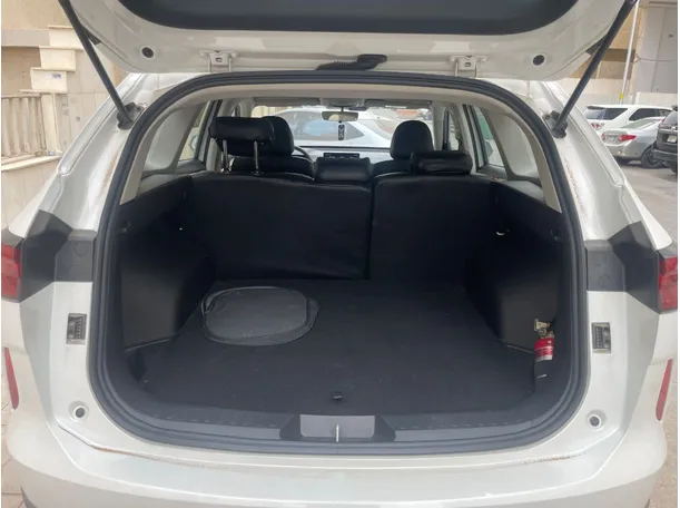 Car image 20