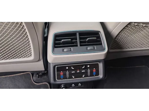 Car image 33