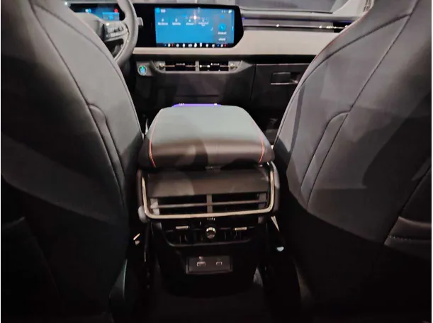 Car image 31