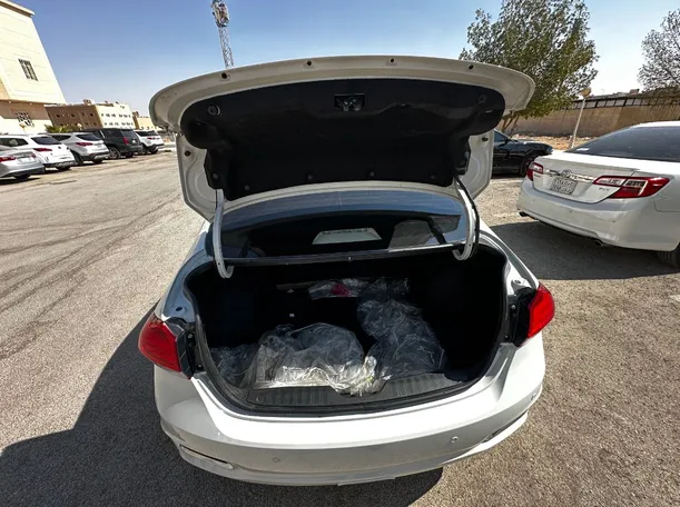 Car image 21