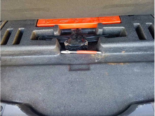 Car image 33