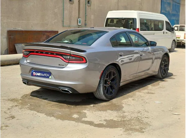 Car image 5