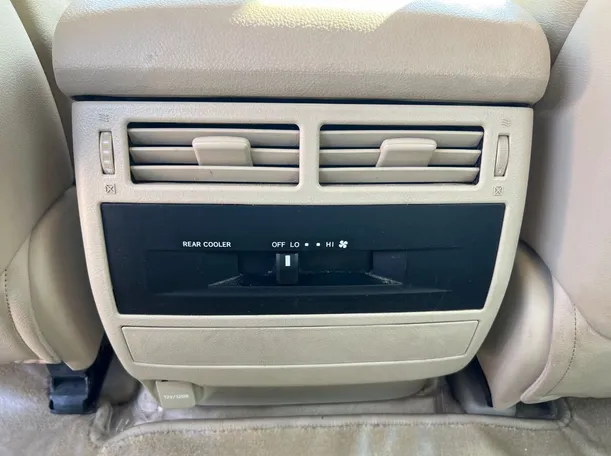Car image 29