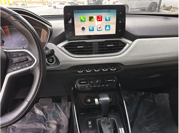 Car image 18