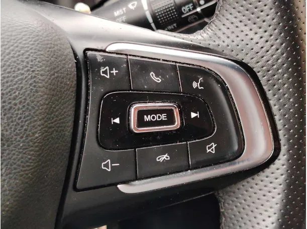 Car image 34