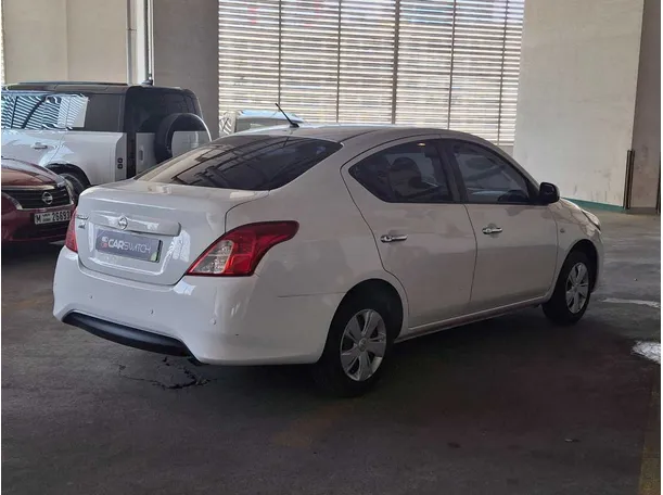 Car image 5