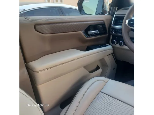 Car image 28