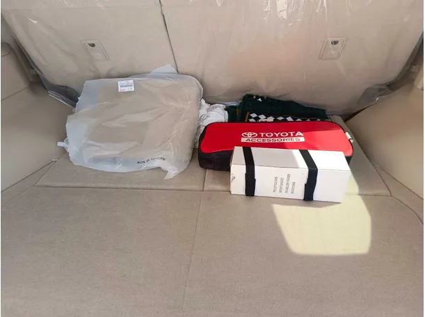 Car image 36