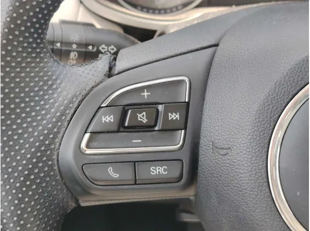 Car image 24