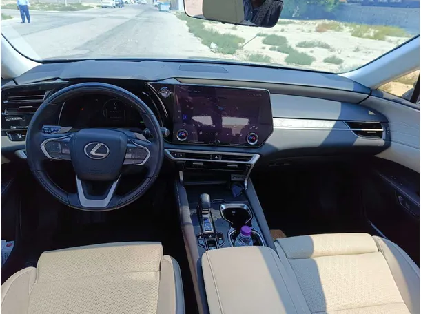 Car image 21