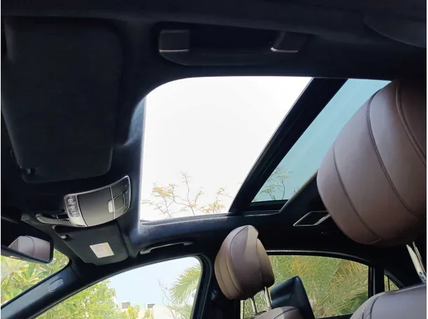 Car image 27