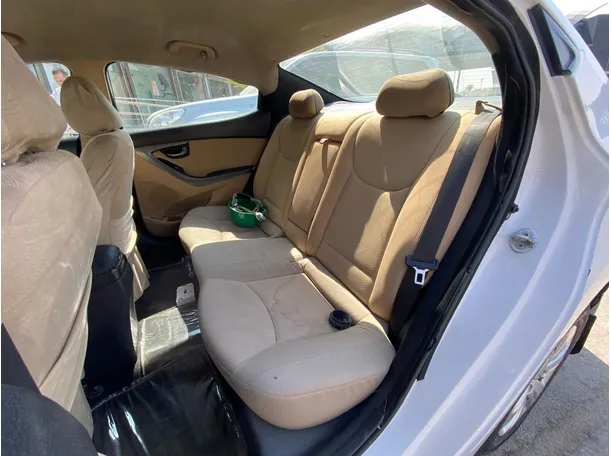 Car image 12
