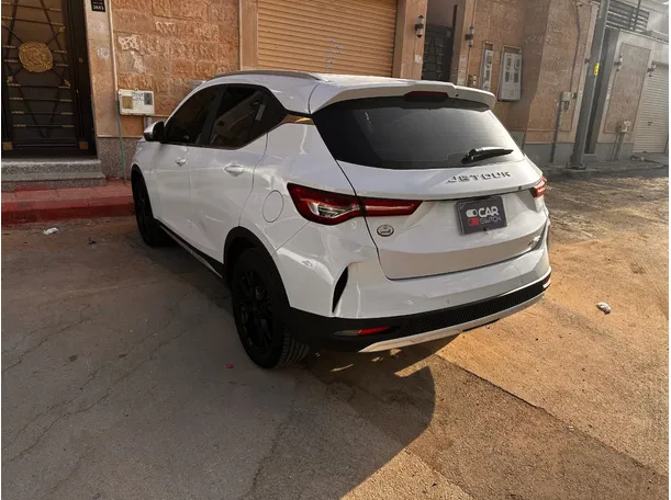 Car image 7
