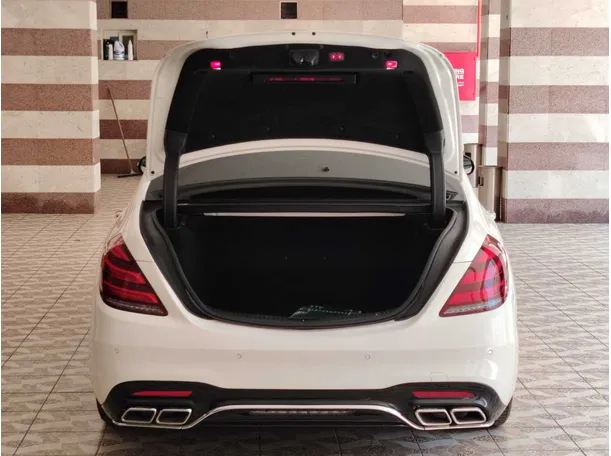 Car image 27
