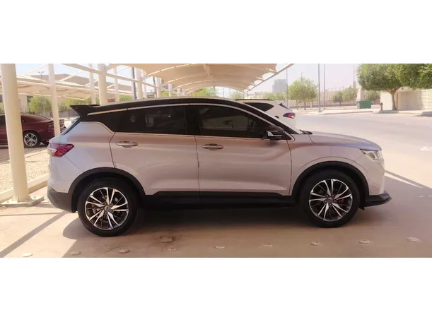 Car image 4