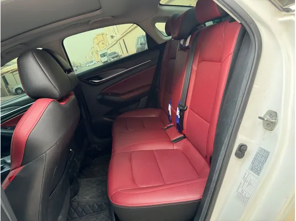 Car image 16