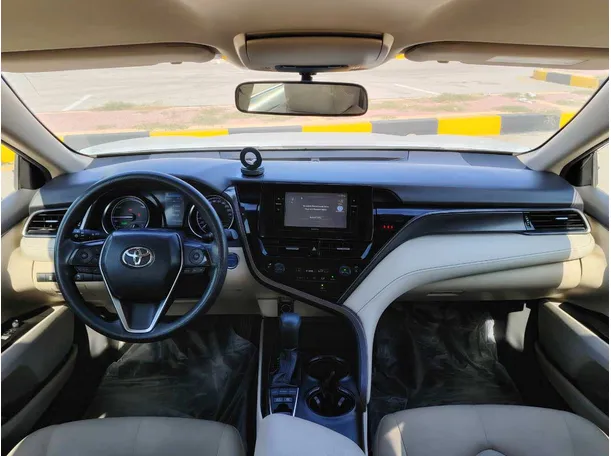 Car image 17