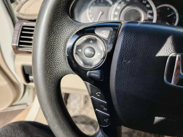 Car image 28