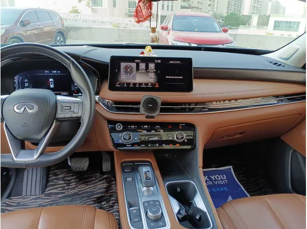 Car image 16