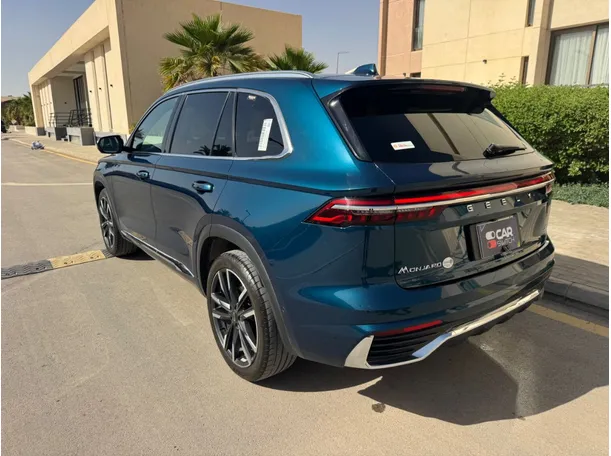 Car image 7
