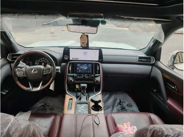 Car image 23