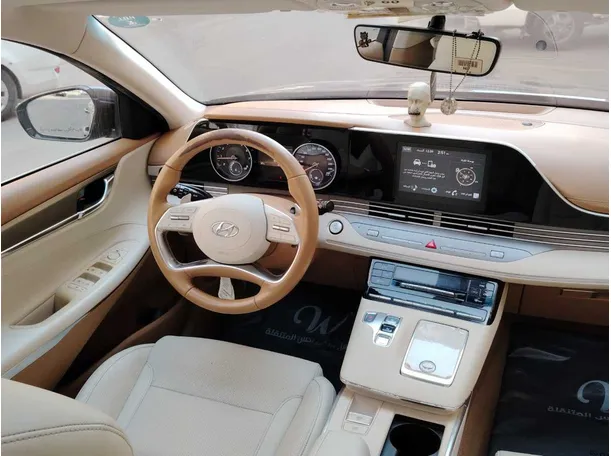 Car image 25