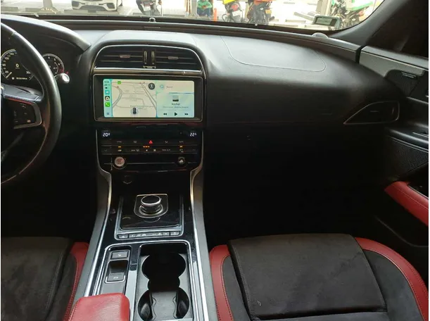 Car image 15