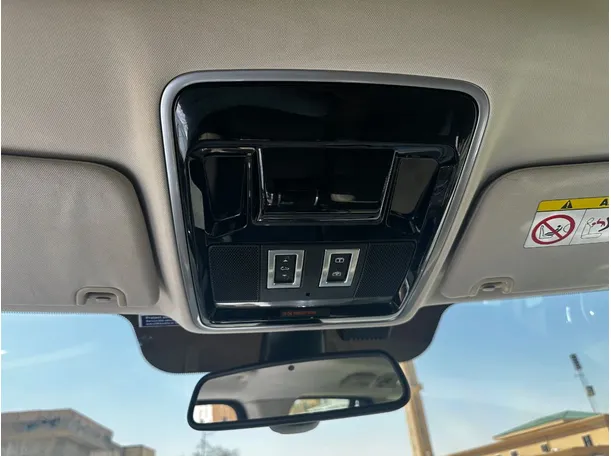 Car image 29