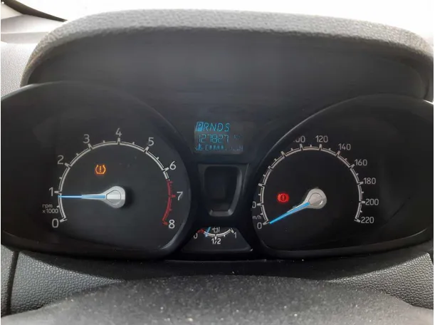 Car image 18
