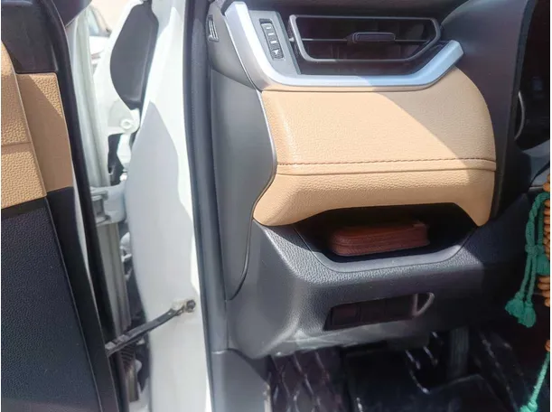 Car image 31