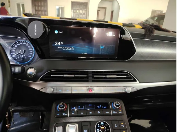 Car image 25