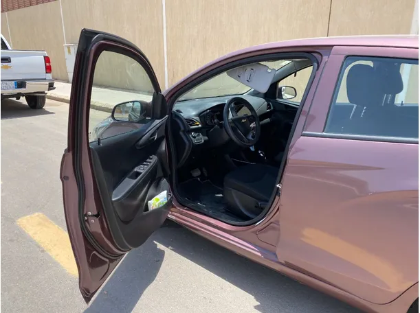 Car image 10