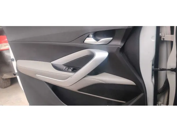 Car image 27