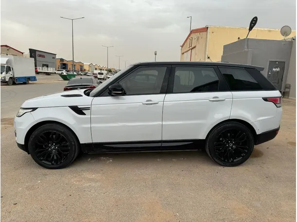 Car image 8