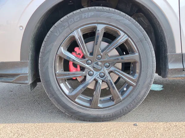 Car image 10
